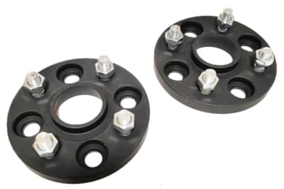 ツライチを実現するには、ホイールスペーサーをかますのが手っ取り早い