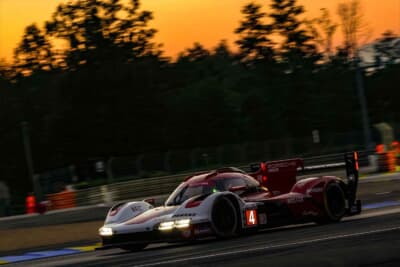 報道写真展「COMPETITION」ではモータースポーツのワンシーンを切り取った渾身の作品が展示される