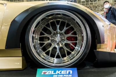 KUHL 34ZR-GTWR SPEC-D：ホイールはVERZ-KRONE KR04で、フロント19×11.5J-49、リア19×12.5J-57というサイズをチョイス