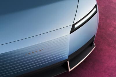ジャガー タイプ00：モデル名の０は排出ガスゼロと新生ジャガーの0号車を意味している