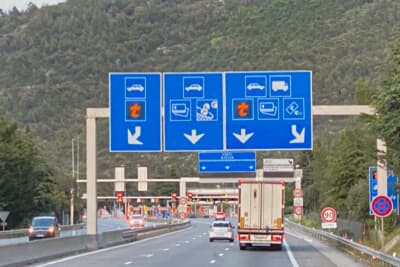 フランスの料金所手前