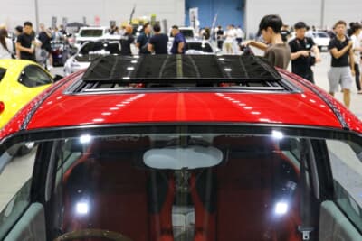 ダイハツ ムーヴラテ：サンルーフは社外メーカーのベバスト製を使用