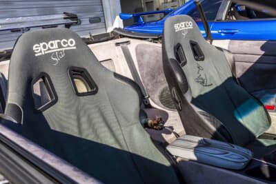 三菱 エクリプススパイダー：スパルコシートを装着する