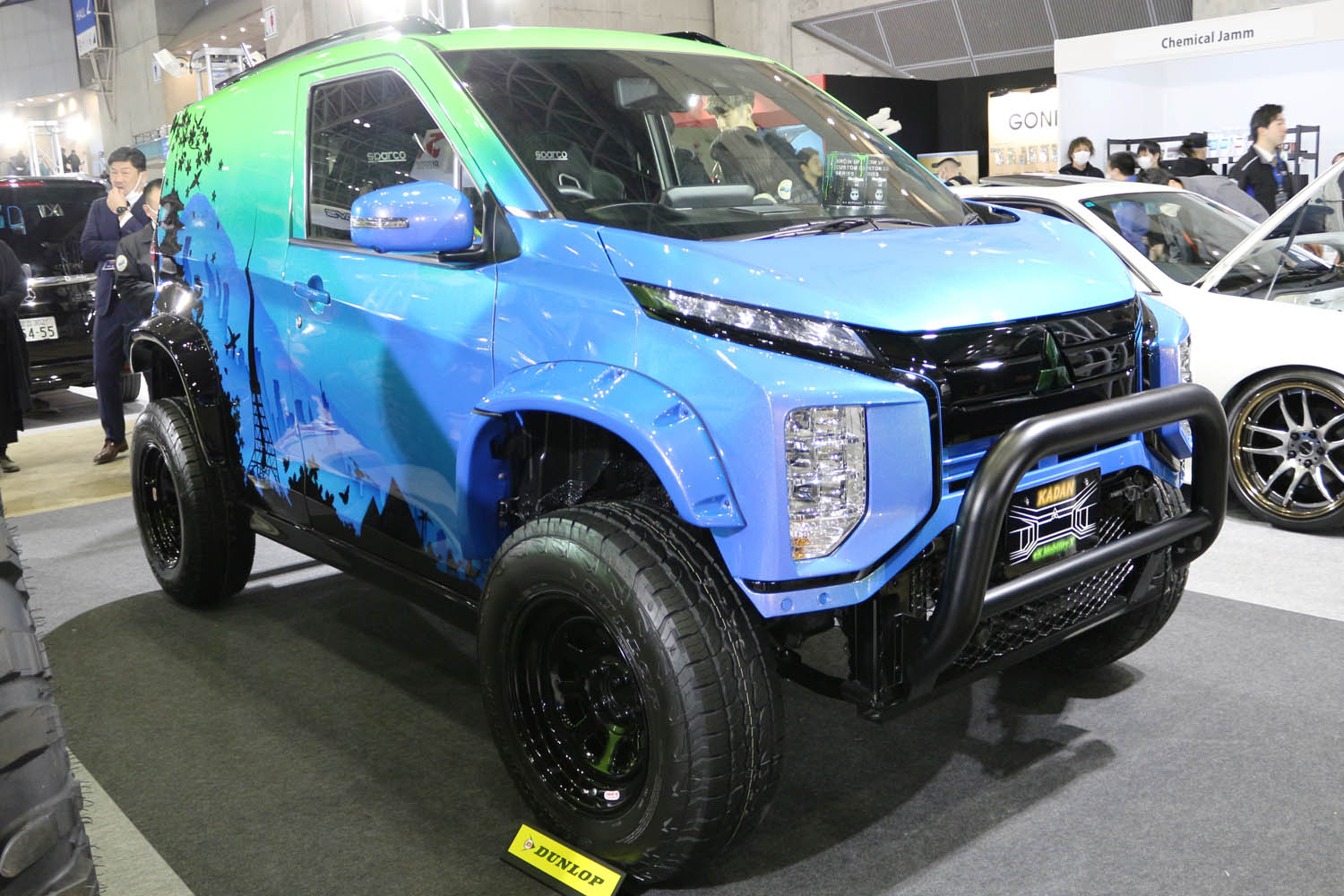 三菱「eKクロス EV」がゴツ系オフローダーに大変身！ 花壇自動車大学校