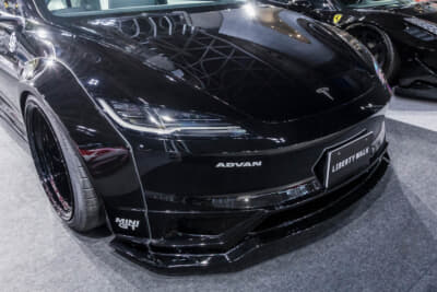 LB E-WORKS TESLA Model3：フロントにラジエターグリルのないEVだが、エアロパーツとの相性も驚くほど良い