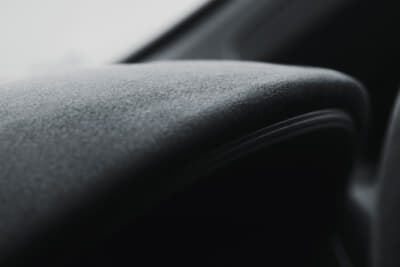 ホンダ シビック タイプR レーシングブラックパッケージ：ウルトラスエードを使用したダッシュボード