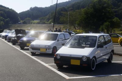 軽自動車でも広い室内空間を確保しつつ、スラントノーズデザインのスポーティさが人気だった「トゥデイ」