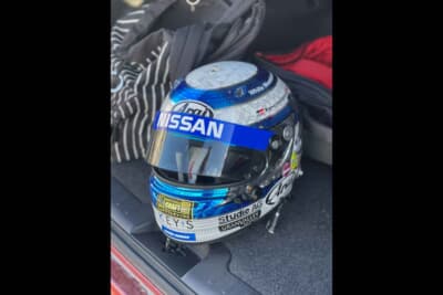 日産 パルサーGTI-R：ニスモフェスティバルで被ったヘルメットは、この日限定仕様に