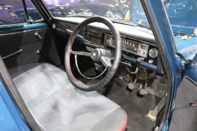 トヨタ東京自動車大学校 光冠：3代目のコロナは優れた高速性能と耐久性を誇り、一躍ベストセラーカーとなった