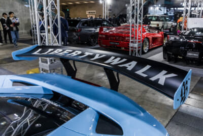 LB-WORKS F8 Tributo:リアにはGTウイング、もしくはダックテールを選択することが可能となっている