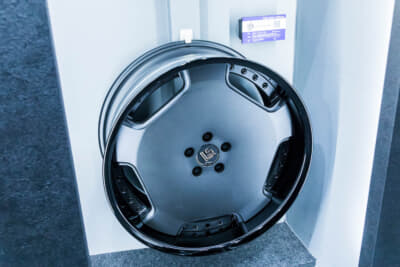 WORK LS ADAMAS：22インチのブラックアルマイト