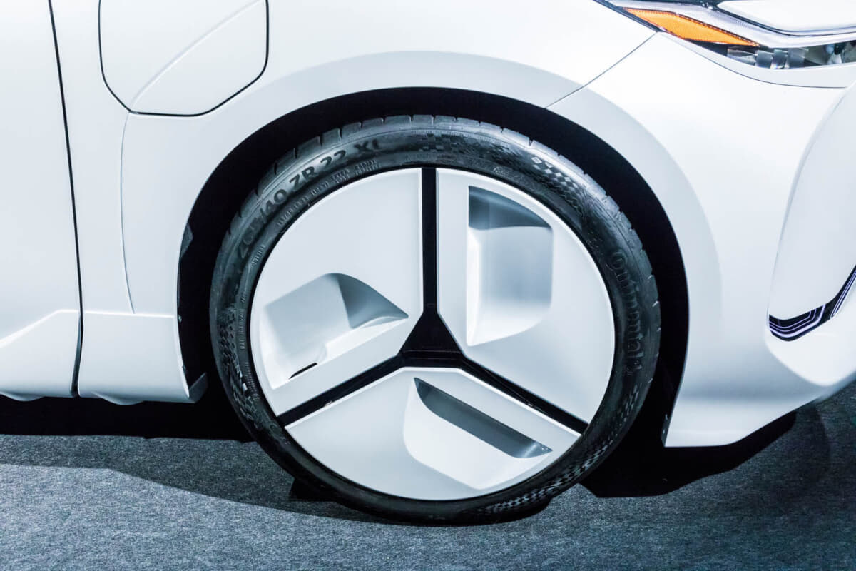MODELLISTA ZERO CONCEPT：フラットサーフェスな左右非対称デザインのホイールもボディ同色