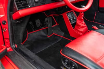 27万1600ドル(邦貨換算4245万円)で落札されたポルシェ「911ターボ フラットノーズ」(C)Courtesy of RM Sotheby's