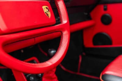 27万1600ドル(邦貨換算4245万円)で落札されたポルシェ「911ターボ フラットノーズ」(C)Courtesy of RM Sotheby's