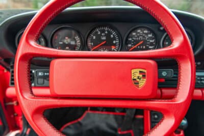 27万1600ドル(邦貨換算4245万円)で落札されたポルシェ「911ターボ フラットノーズ」(C)Courtesy of RM Sotheby's