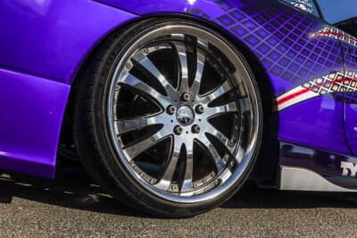 三菱 エクリプススパイダー：ホイールはLOWENHART製LG1LXを装着する