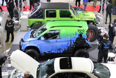花壇自動車大学校 ek Mobility X：花壇自動車大学校ならではのオリジナルペイントは会場内でひときわ目立っていた