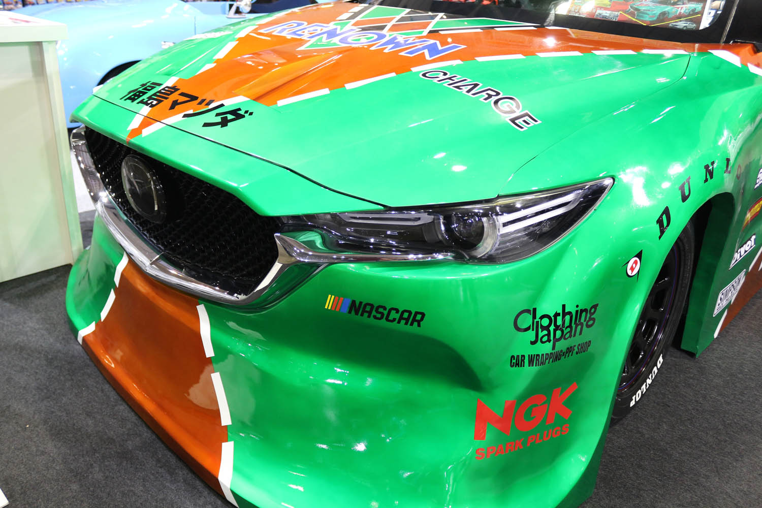 マツダ「CX-5」が爆速ピックアップトラックになった！ 40ミリワイド化