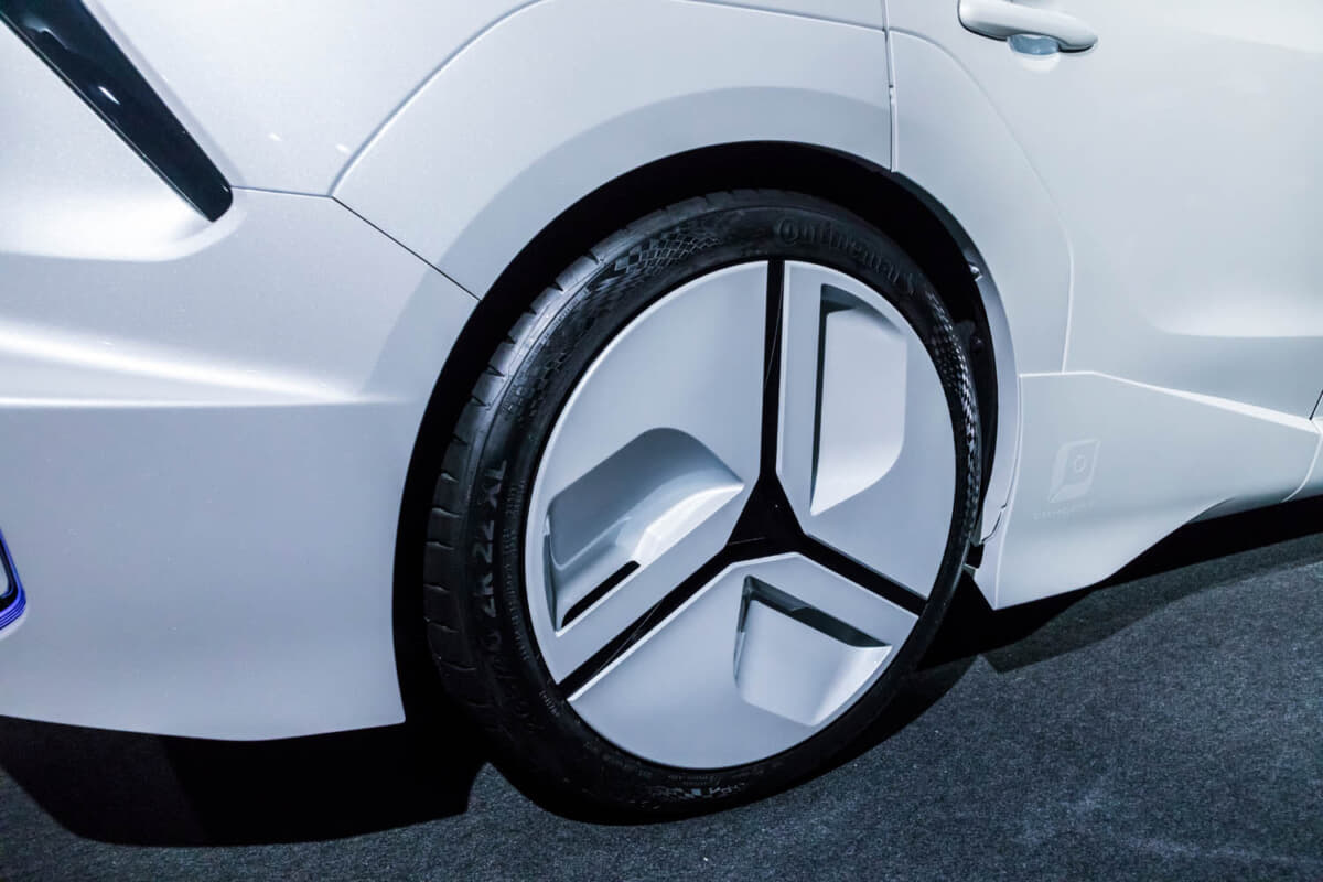 MODELLISTA ZERO CONCEPT：フラットサーフェスな左右非対称デザインのホイールもボディ同色