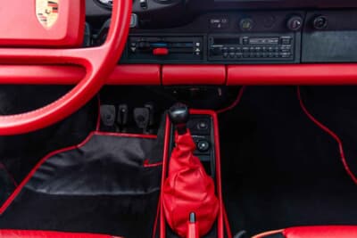 27万1600ドル(邦貨換算4245万円)で落札されたポルシェ「911ターボ フラットノーズ」(C)Courtesy of RM Sotheby's