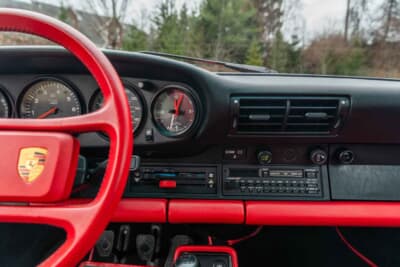 27万1600ドル(邦貨換算4245万円)で落札されたポルシェ「911ターボ フラットノーズ」(C)Courtesy of RM Sotheby's