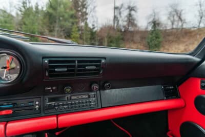 27万1600ドル(邦貨換算4245万円)で落札されたポルシェ「911ターボ フラットノーズ」(C)Courtesy of RM Sotheby's