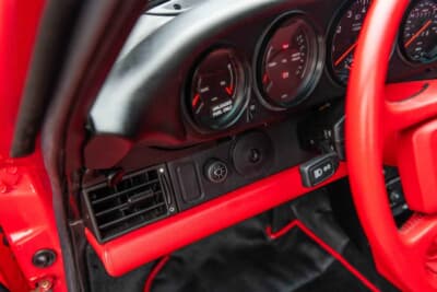 27万1600ドル(邦貨換算4245万円)で落札されたポルシェ「911ターボ フラットノーズ」(C)Courtesy of RM Sotheby's