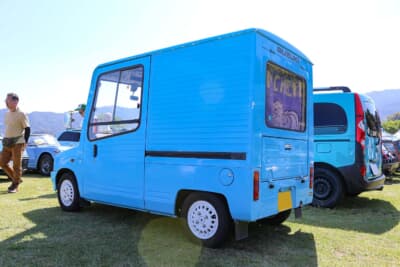 スズキ アルト ウォークスルーバン：背の高い箱型のキャビンを採用。荷物の積み降ろしの利便性を第一に考え、このようなデザインになった