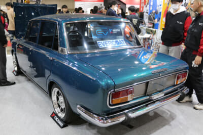 トヨタ東京自動車大学校 光冠：ボディのキャンディ塗装も学生が担当。新車当時の輝きを取り戻すことを車両製作コンセプトとして設定