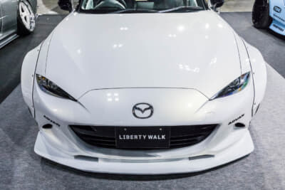 LB-WORKS MAZDA ROADSTER ND：純正のラジエター開口部はオーバーフェンダーとの相性もよく、アンダーリップ形状のディフューザーを追加することで、十分迫力あるフロントフェイスとなっている