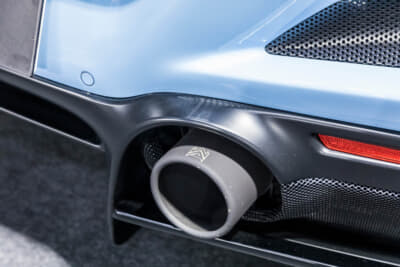 LB-WORKS F8 Tributo:ARMYTRIX製のマフラーを装着している