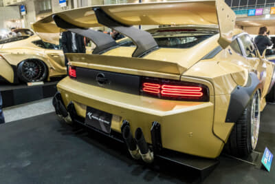 KUHL 34ZR-GTWR SPEC-D：マフラーエンドが上方に向けてスラッシュカットされている