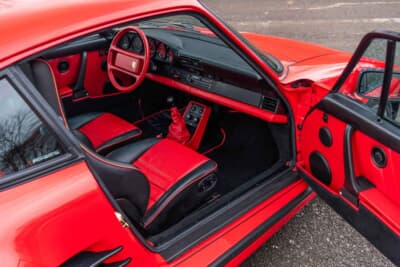 27万1600ドル(邦貨換算4245万円)で落札されたポルシェ「911ターボ フラットノーズ」(C)Courtesy of RM Sotheby's