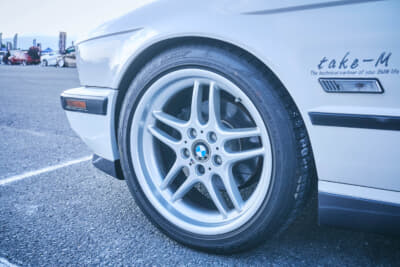 BMW E34型 525i：M5純正アルミホイールを装着