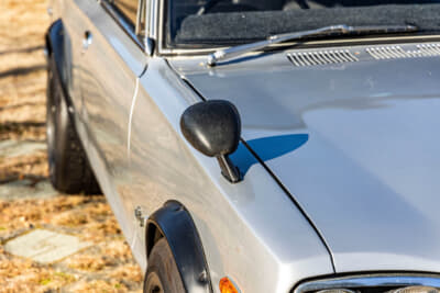 日産 スカイライン 2000GT-R：フェンダーミラーはブラック