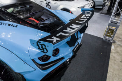 LB-WORKS F8 Tributo:リアにはGTウイング、もしくはダックテールを選択することが可能となっている