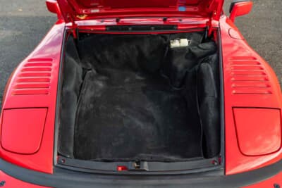 27万1600ドル(邦貨換算4245万円)で落札されたポルシェ「911ターボ フラットノーズ」(C)Courtesy of RM Sotheby's