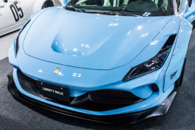 LB-WORKS F8 Tributo:フロントバンパー下にディフューザーを装着している