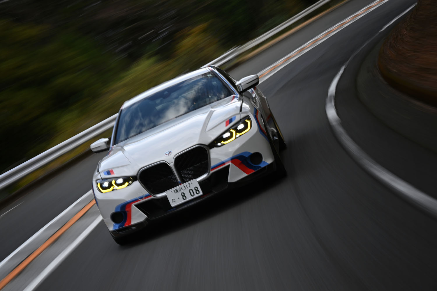 1億3000万円の「BMW 3.0CSL」に乗った！ 気持ちいい走りに軽さは