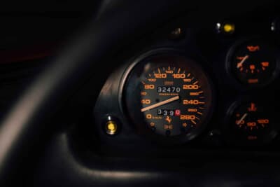 6万3250ドル（邦貨換算約1000万円）で落札されたフェラーリ「328GTS」（C）Courtesy of RM Sotheby's