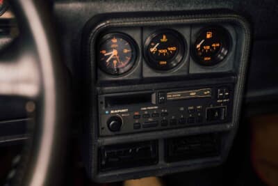 6万3250ドル（邦貨換算約1000万円）で落札されたフェラーリ「328GTS」（C）Courtesy of RM Sotheby's