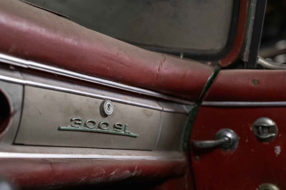 118万7500ドル（邦貨換算約1億8085万円）で落札されたメルセデス・ベンツ「300SL ロードスター」（C）Courtesy of RM Sotheby's