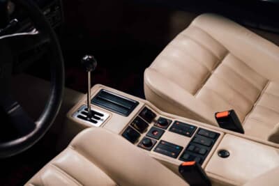 6万3250ドル（邦貨換算約1000万円）で落札されたフェラーリ「328GTS」（C）Courtesy of RM Sotheby's