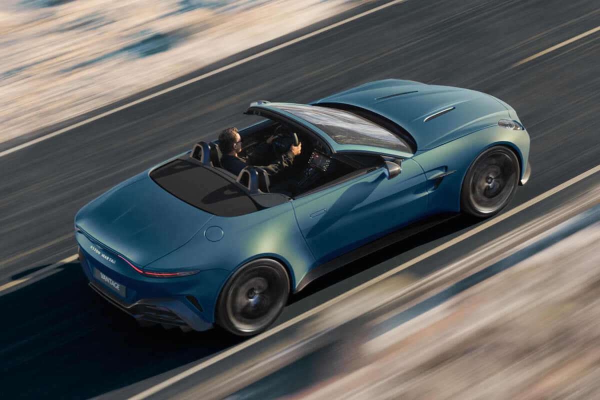 アストンマーティン ヴァンテージ ロードスター：0-60マイル（約0-97km/h）加速が3.5秒、最高速度は325km/hを誇る