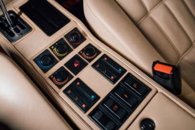 6万3250ドル（邦貨換算約1000万円）で落札されたフェラーリ「328GTS」（C）Courtesy of RM Sotheby's