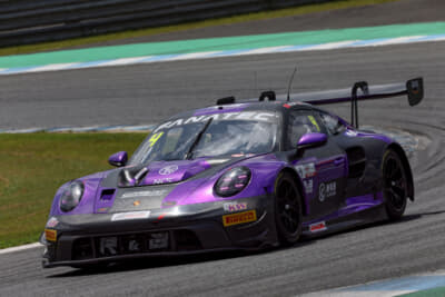 第8戦で優勝した4号車R&B Racingのポルシェ911GT3R