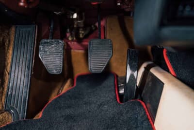 6万3250ドル（邦貨換算約1000万円）で落札されたフェラーリ「328GTS」（C）Courtesy of RM Sotheby's