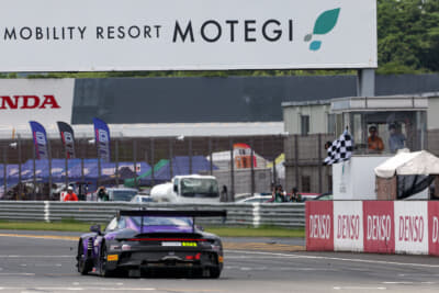 第8戦のチェッカーシーン