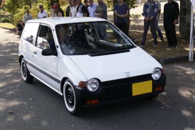 来場者投票にて最多得票でピープルズチョイス賞に選ばれた「トゥデイ」。ホワイトリボンタイヤが印象的