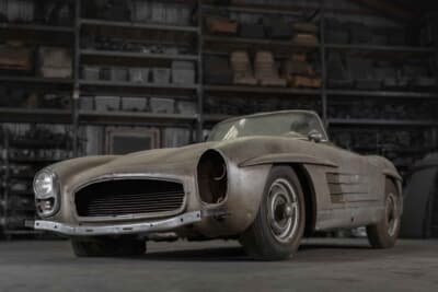 118万7500ドル（邦貨換算約1億8085万円）で落札されたメルセデス・ベンツ「300SL ロードスター」（C）Courtesy of RM Sotheby's